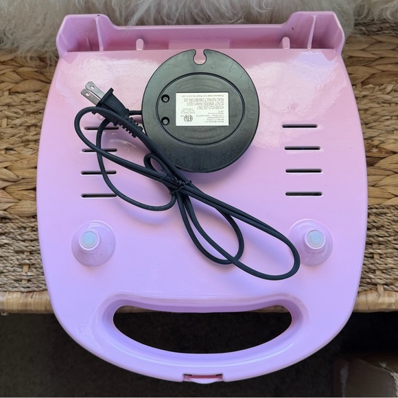 Babycakes Pink Cupcake Maker with Recipe Book - Picture 5 of 7